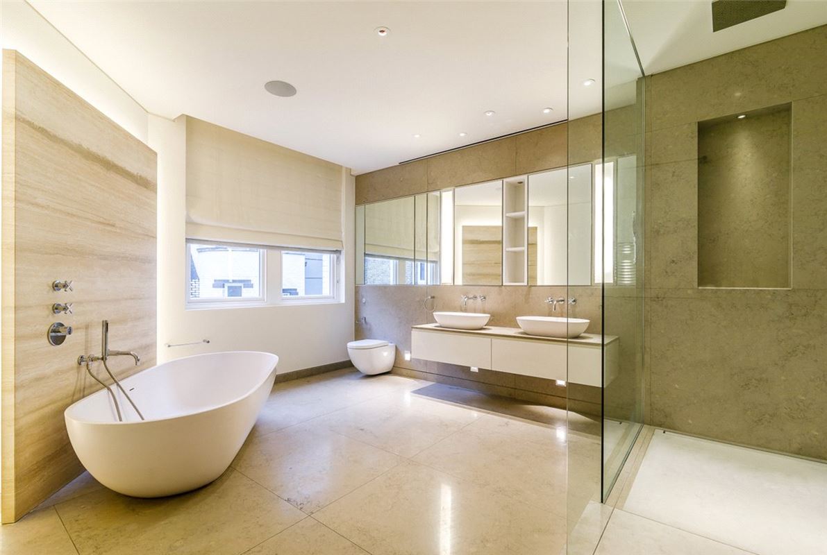 3 bedroom flat, Duke Street, Mayfair W1K - Available