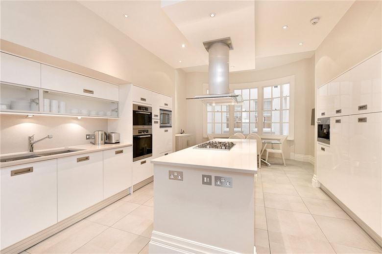 4 bedroom flat, Upper Grosvenor Street, Mayfair W1K - Available