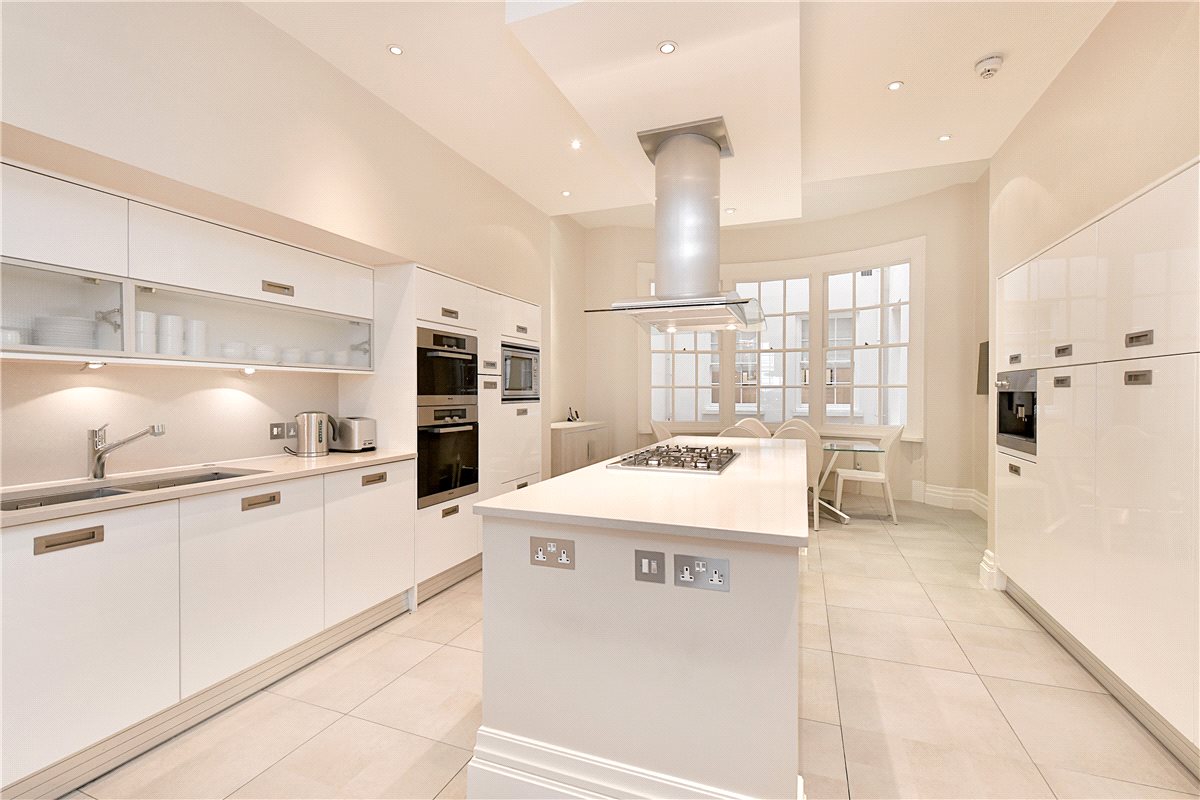 4 bedroom flat, Upper Grosvenor Street, Mayfair W1K - Available