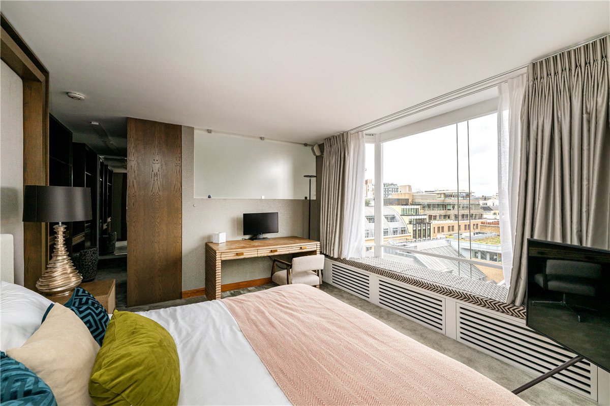2 bedroom flat, Bourdon Street, Mayfair W1K - Available