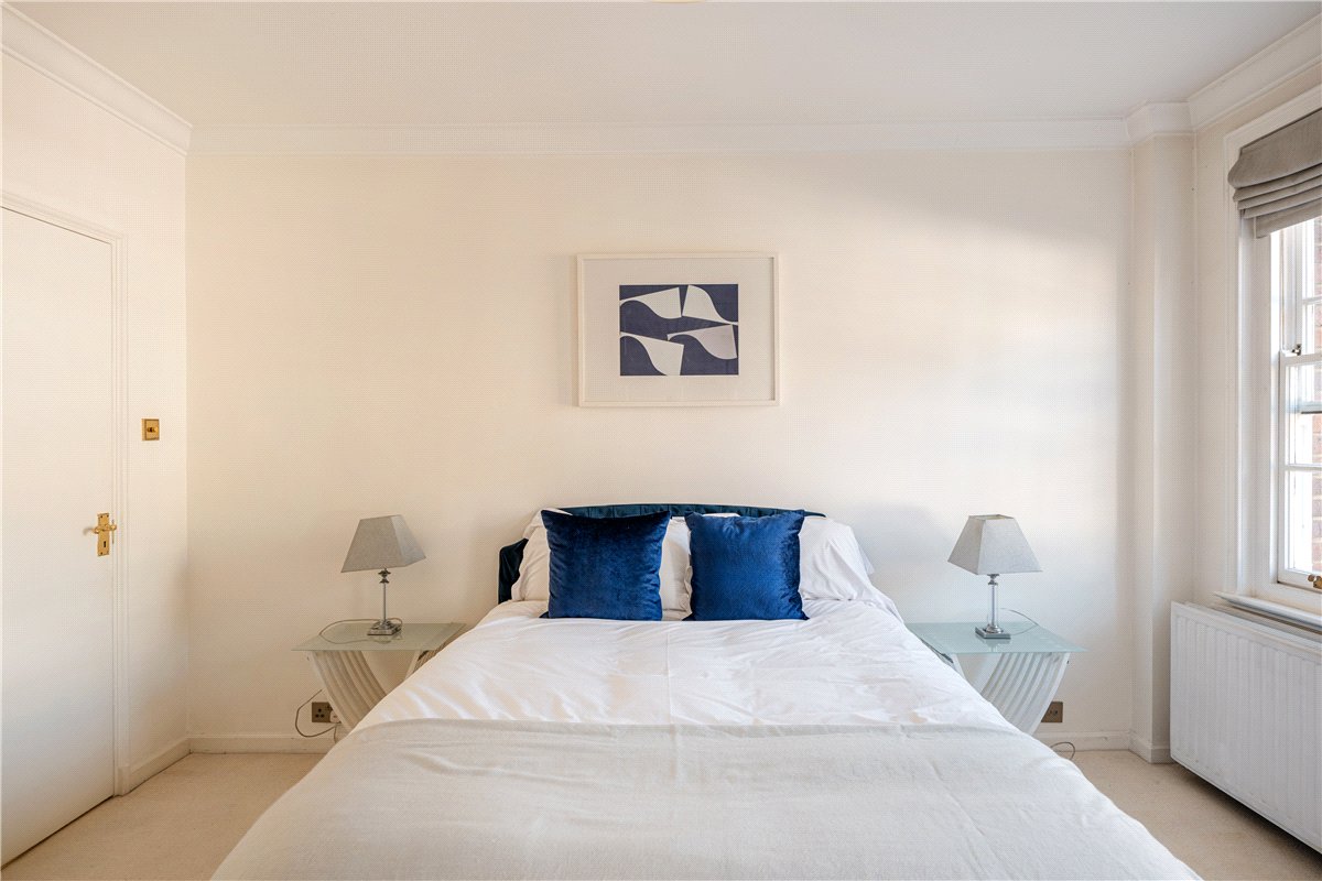 2 bedroom flat, Reeves Mews, Mayfair W1K - Available