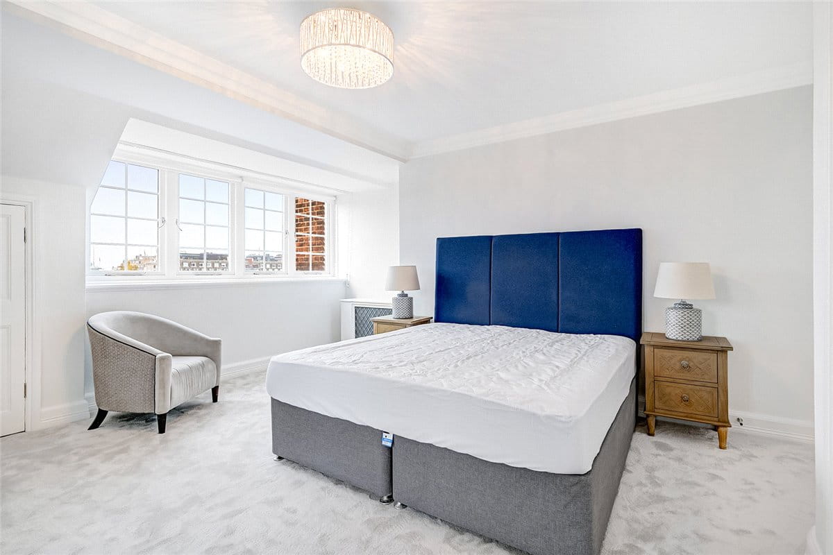 4 bedroom flat, Grosvenor Square, Mayfair W1K