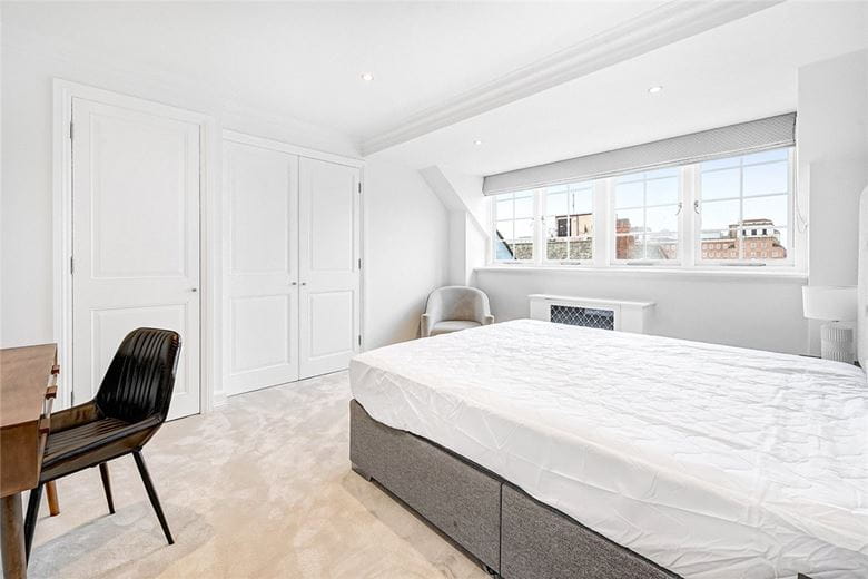 4 bedroom flat, Grosvenor Square, Mayfair W1K