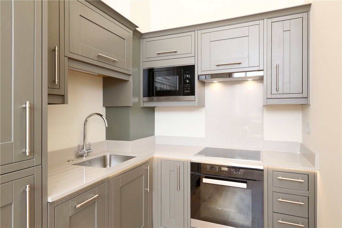 2 bedroom flat, Bell Yard, Strand WC2A