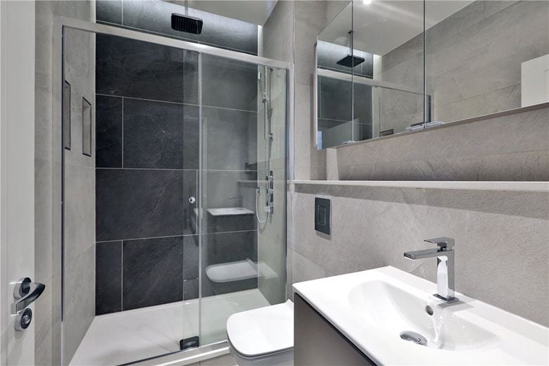3 bedroom flat, Bell Yard, Strand WC2A - Available