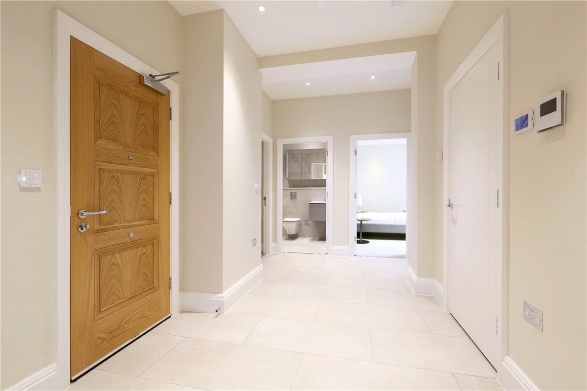 3 bedroom flat, Bell Yard, Strand WC2A - Available
