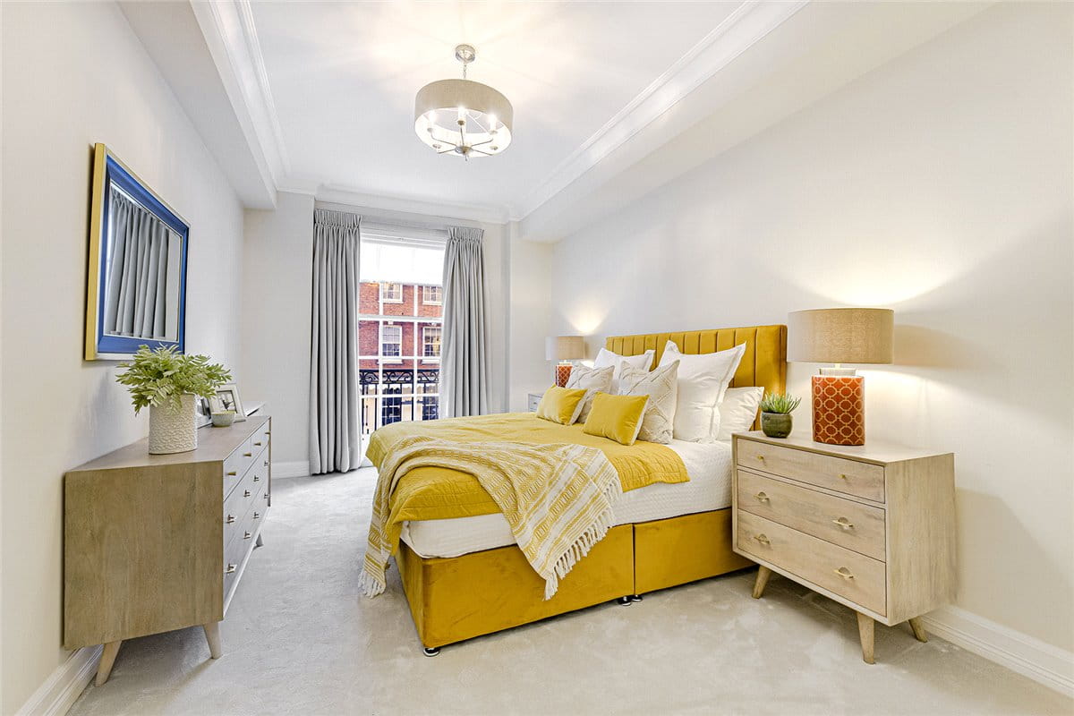 4 bedroom flat, Grosvenor Square, Mayfair W1K - Available