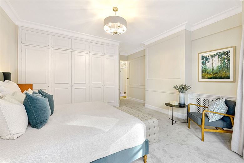 4 bedroom flat, Grosvenor Square, Mayfair W1K - Available