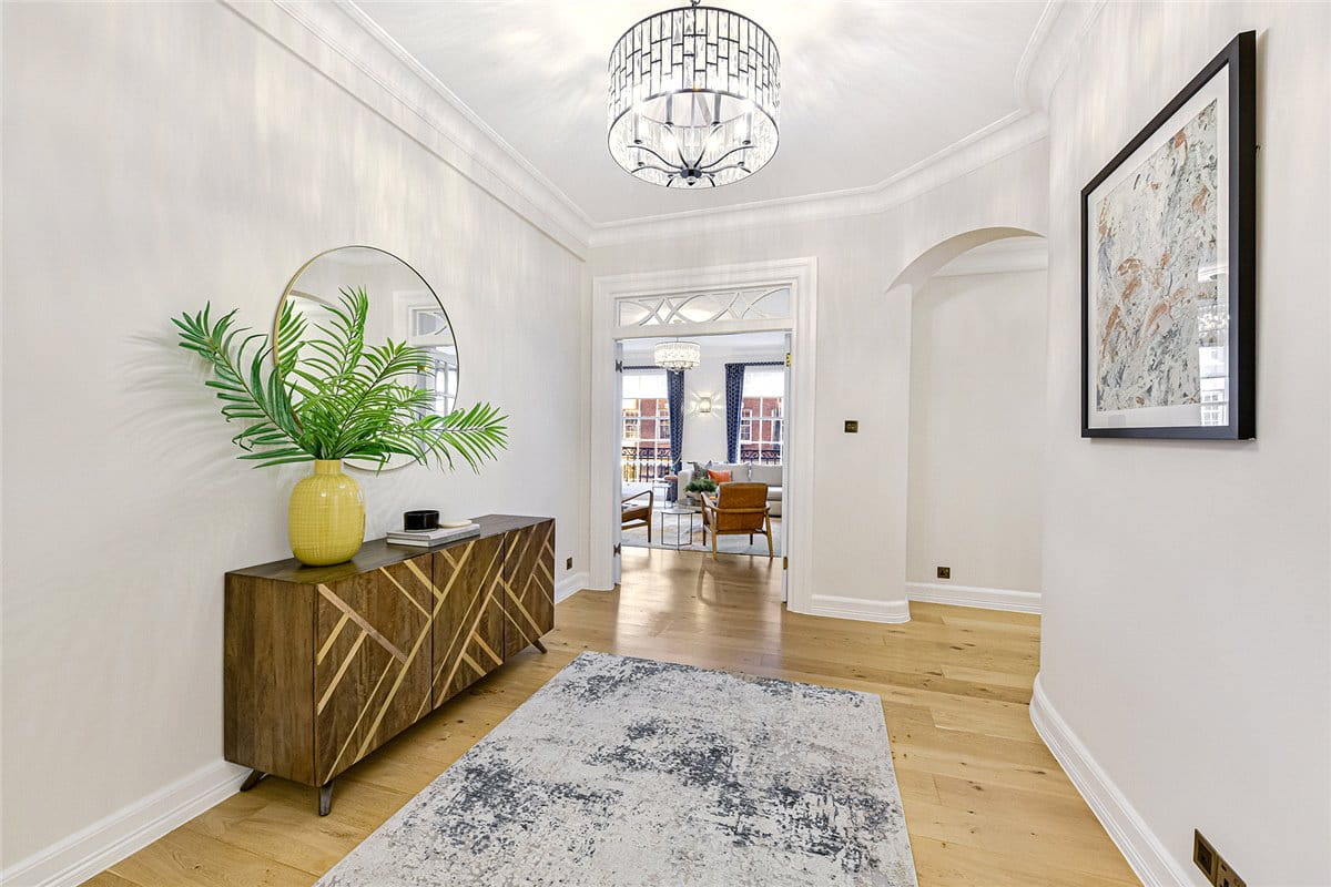 4 bedroom flat, Grosvenor Square, Mayfair W1K - Available