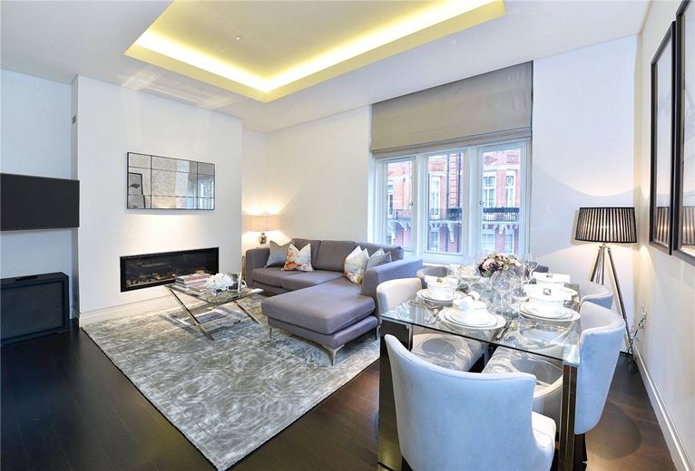 2 bedroom flat, Green Street, Mayfair W1K - Available