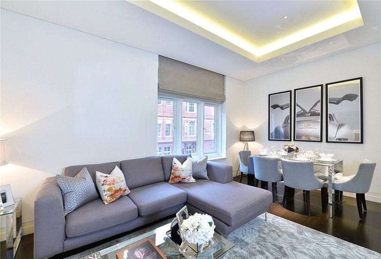 2 bedroom flat, Green Street, Mayfair W1K - Available