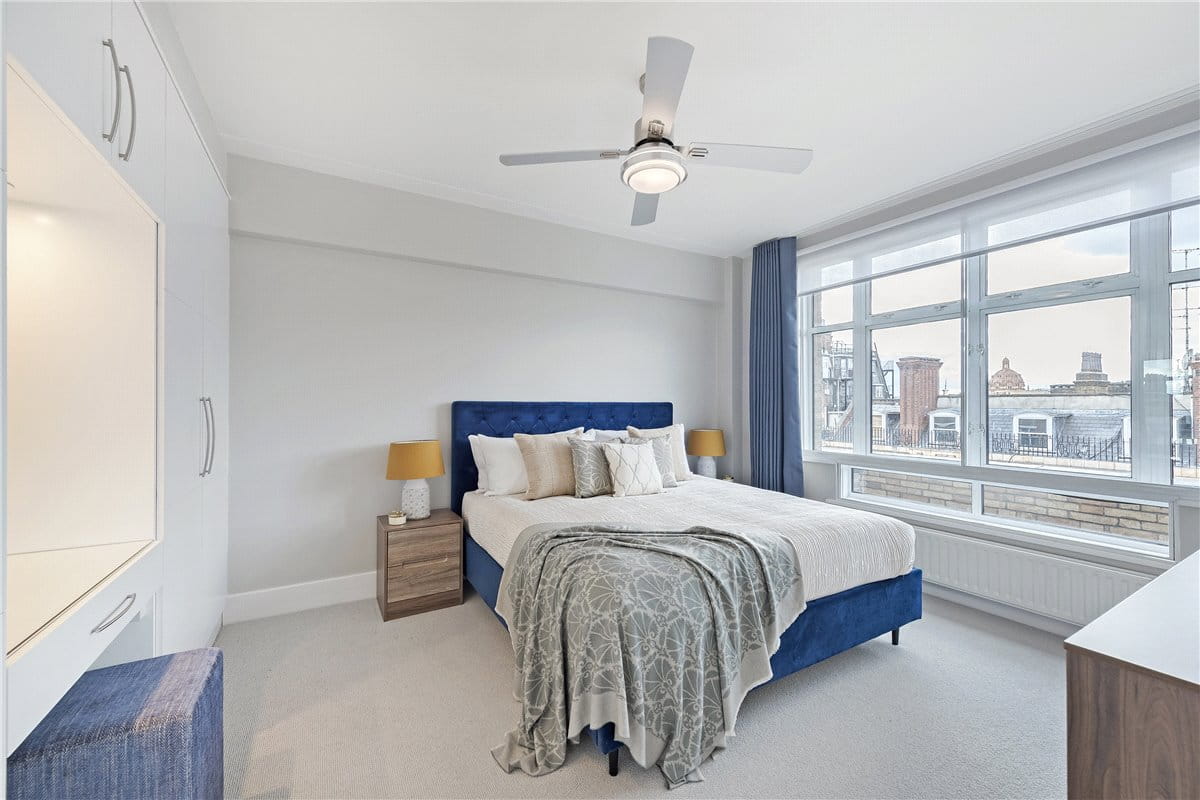 1 bedroom flat, Sloane Street, London SW1X - Available