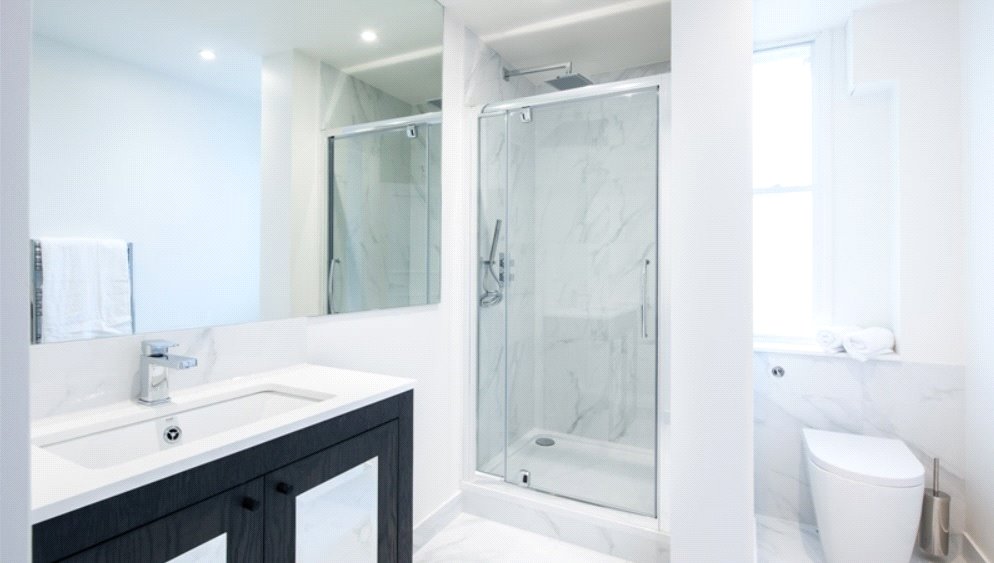 3 bedroom flat, Hill Street, Mayfair W1J - Available