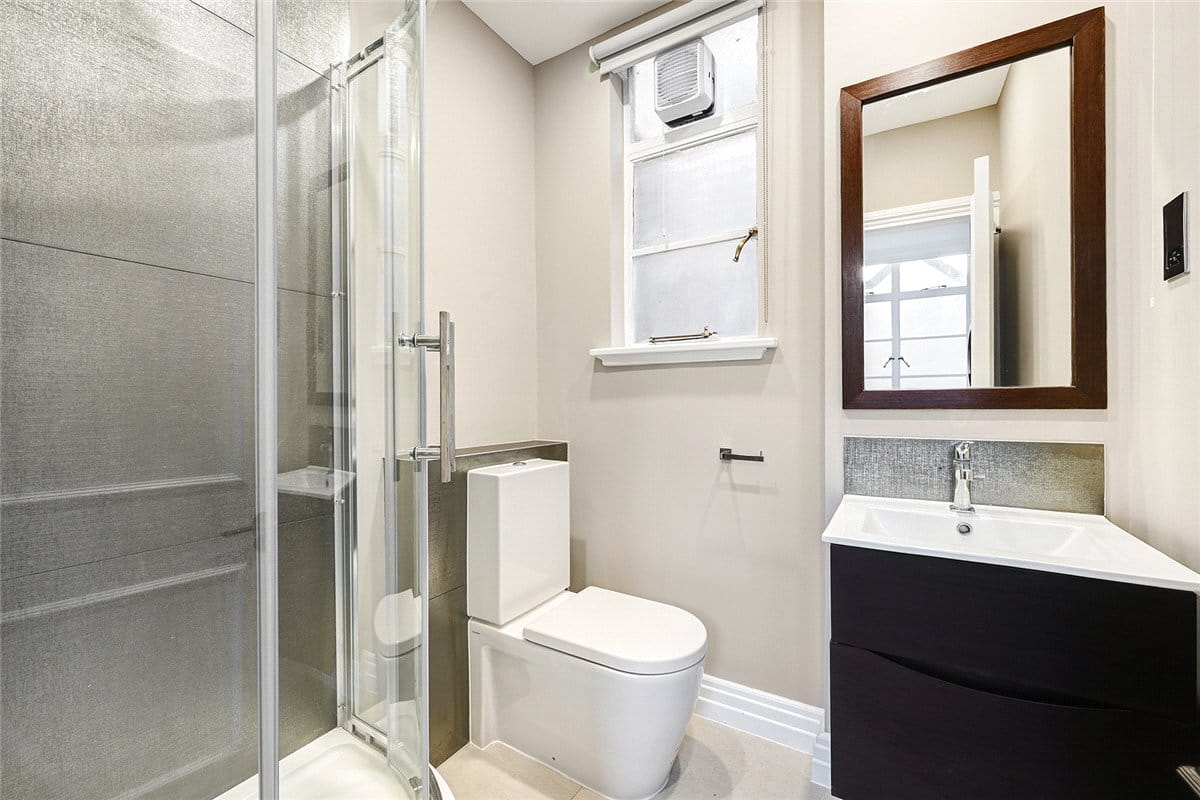 3 bedroom flat, Grosvenor Square, Mayfair W1K - Available