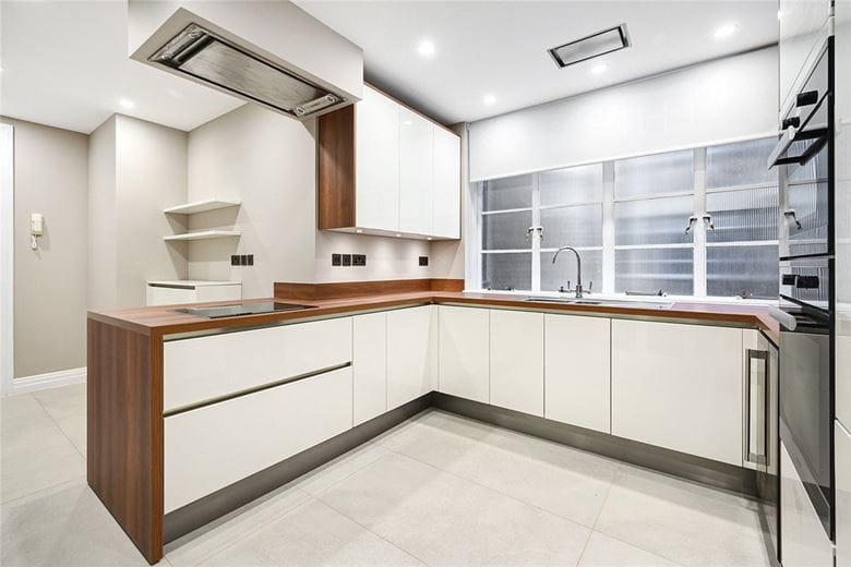 3 bedroom flat, Grosvenor Square, Mayfair W1K - Available