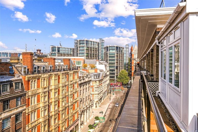 1 bedroom flat, Richmond Court, 200 Sloane Street SW1X - Available