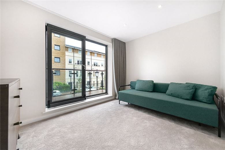 2 bedroom flat, Canal Boulevard, Camden NW1
