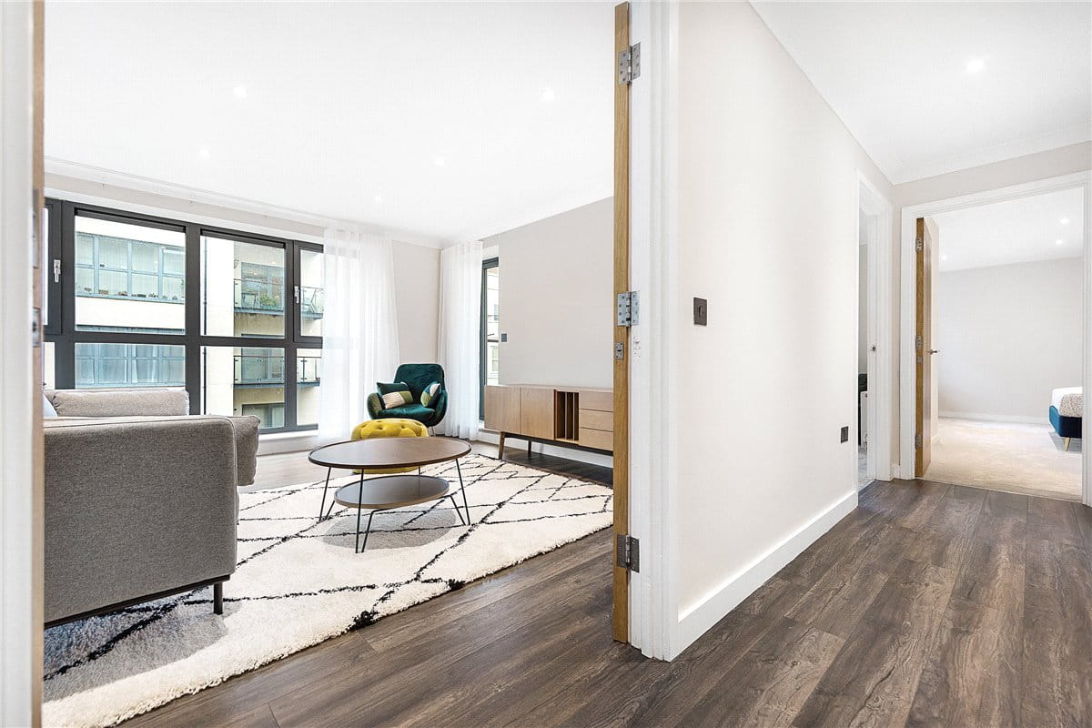 2 bedroom flat, Canal Boulevard, Camden NW1