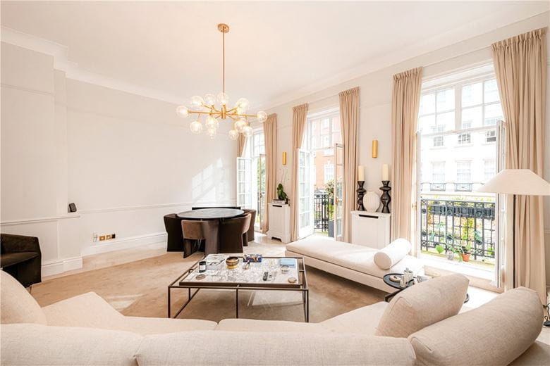 1 bedroom flat, Upper Brook Street, Mayfair W1K - Available