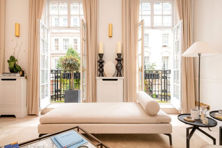 1 bedroom flat, Upper Brook Street, Mayfair W1K - Available