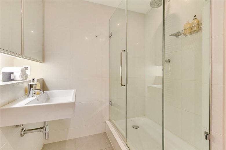 3 bedroom flat, Park Street, Mayfair W1K - Available