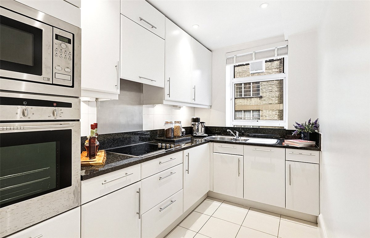 2 bedroom flat, Richmond Court, 200 Sloane Street SW1X - Available