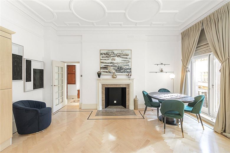 1 bedroom flat, Carlos Place, Mayfair W1K - Available