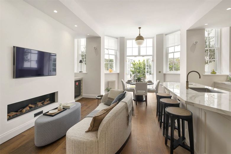 8 bedroom house, Mount Street, Mayfair W1K - Available
