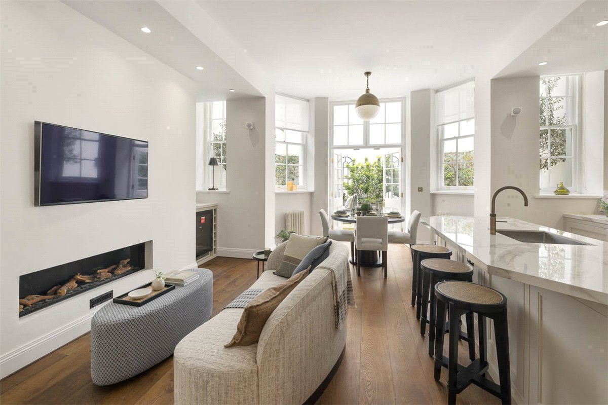 8 bedroom house, Mount Street, Mayfair W1K - Available