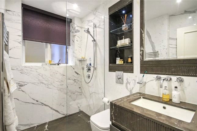 2 bedroom flat, South Audley Street, Mayfair W1K - Available