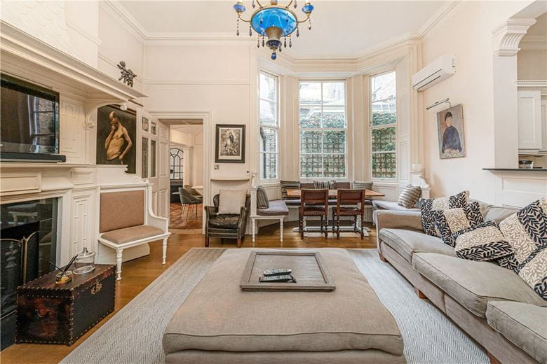 3 bedroom house, North Audley Street, London W1K - Available