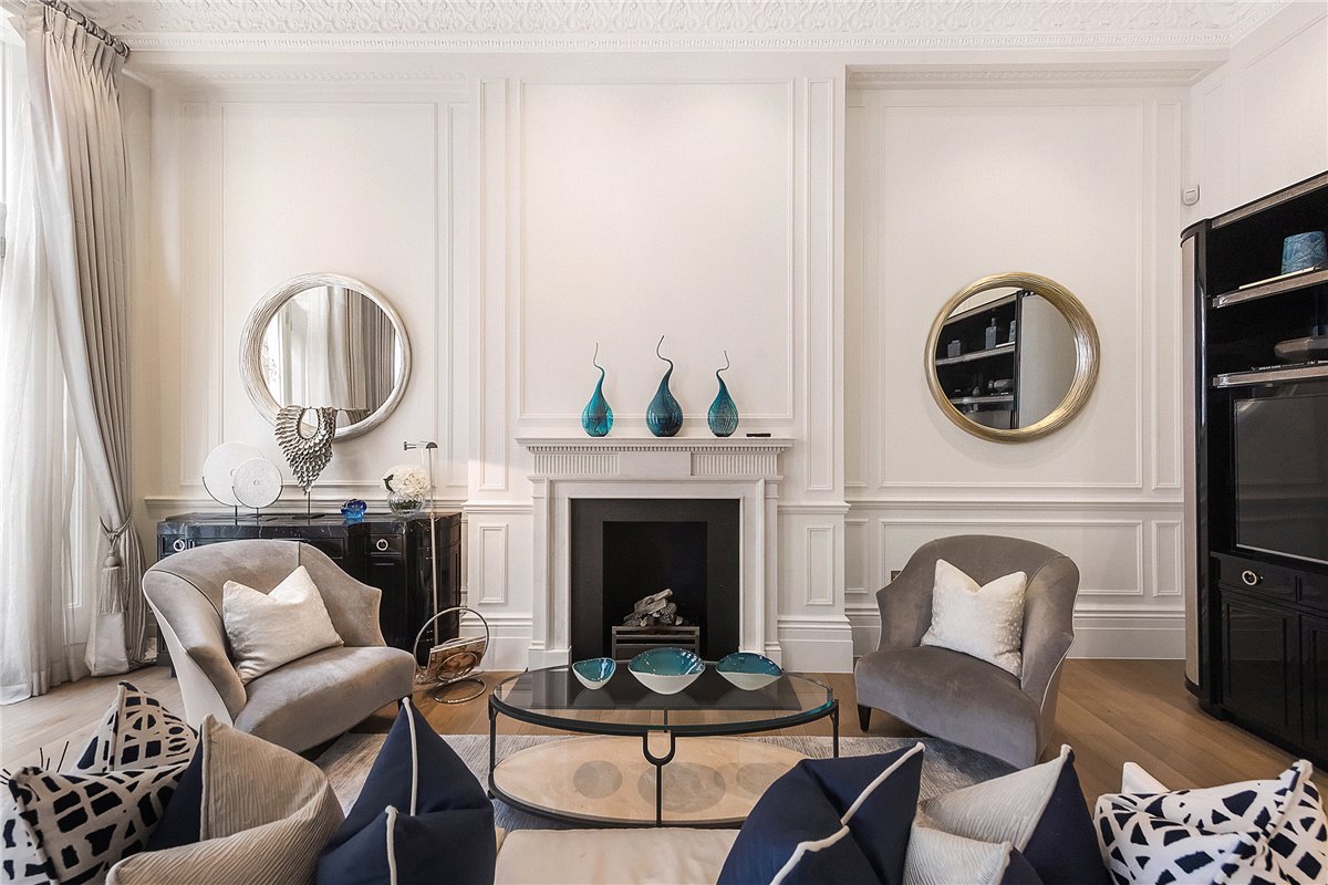 2 bedroom flat, Ennismore Gardens, Knightsbridge SW7 - Let Agreed