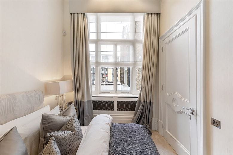 2 bedroom flat, Ennismore Gardens, Knightsbridge SW7 - Let Agreed