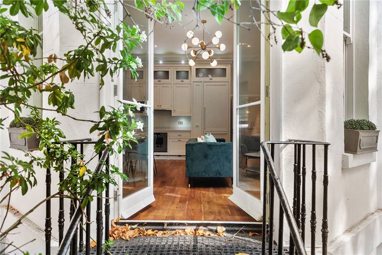 3 bedroom flat, Onslow Gardens, South Kensington SW7 - Let Agreed