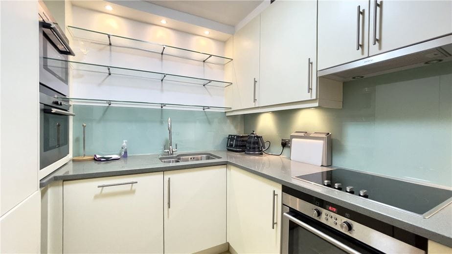 2 bedroom flat, Bourdon Street, Mayfair W1K - Available