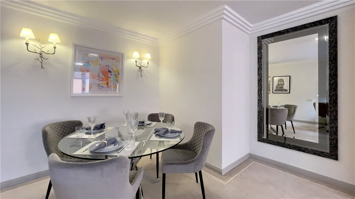 2 bedroom flat, Bourdon Street, Mayfair W1K - Available