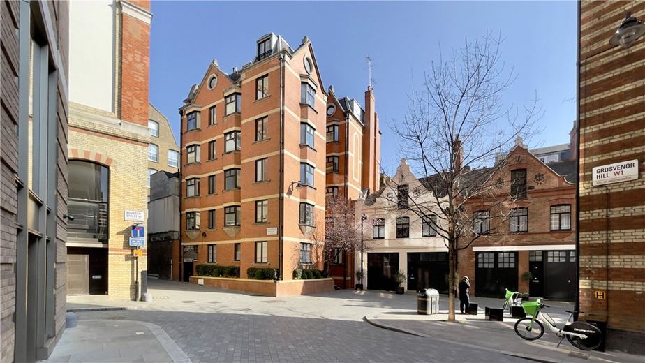 2 bedroom flat, Bourdon Street, Mayfair W1K - Available