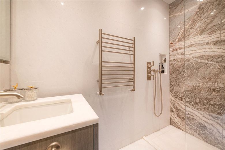 4 bedroom flat, Upper Brook Street, Mayfair W1K