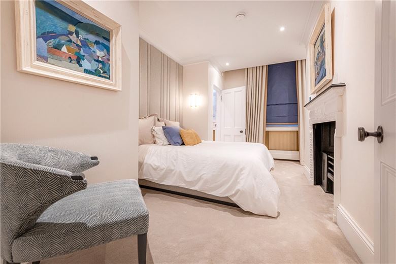 4 bedroom flat, Upper Brook Street, Mayfair W1K