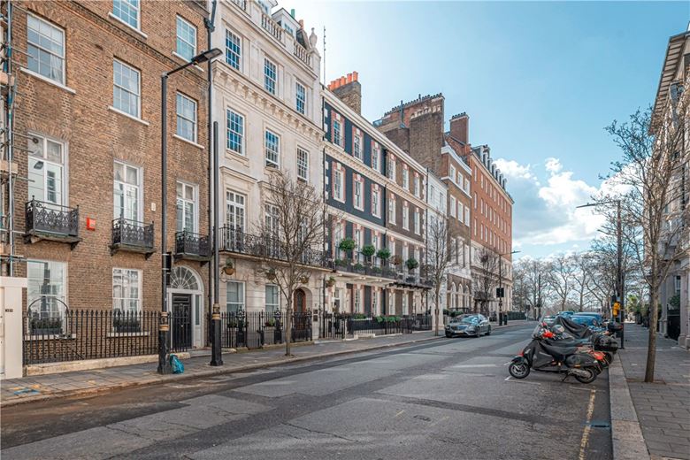 4 bedroom flat, Upper Brook Street, Mayfair W1K