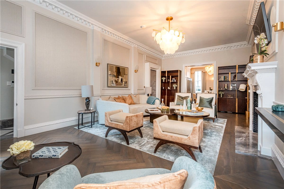 4 bedroom flat, Upper Brook Street, Mayfair W1K