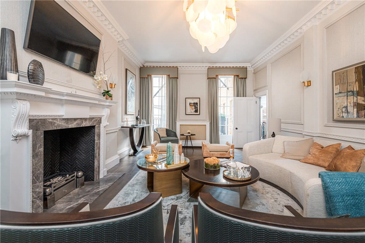 4 bedroom flat, Upper Brook Street, Mayfair W1K