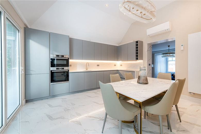 4 bedroom flat, Duke Street, Mayfair W1K