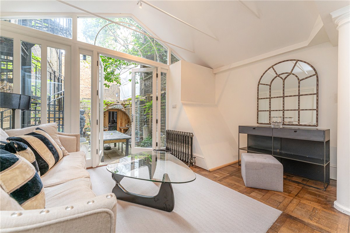 4 bedroom house, North Audley Street, Mayfair W1K - Available