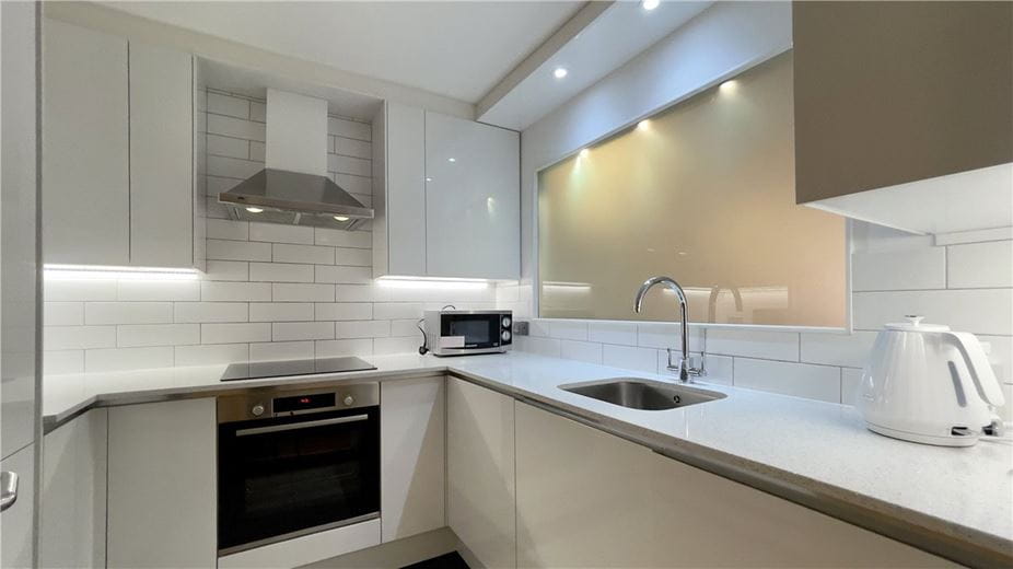 2 bedroom flat, Bourdon Street, Mayfair W1K