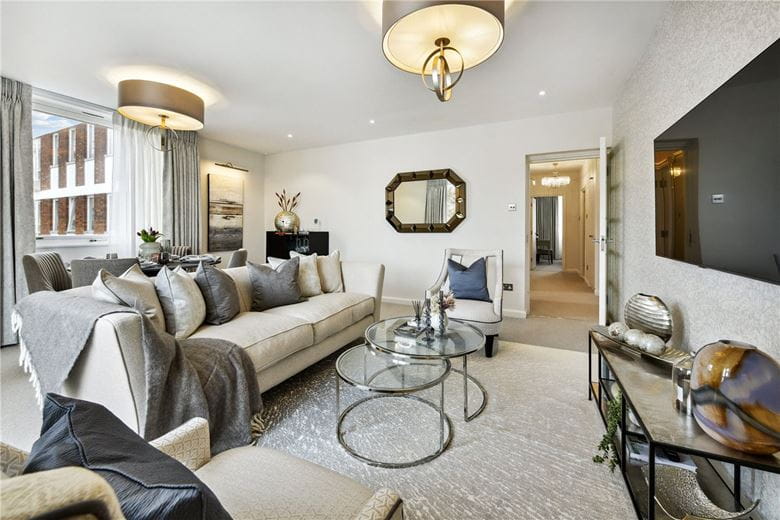 3 bedroom flat, Ebury Street, Belgravia SW1W - Available