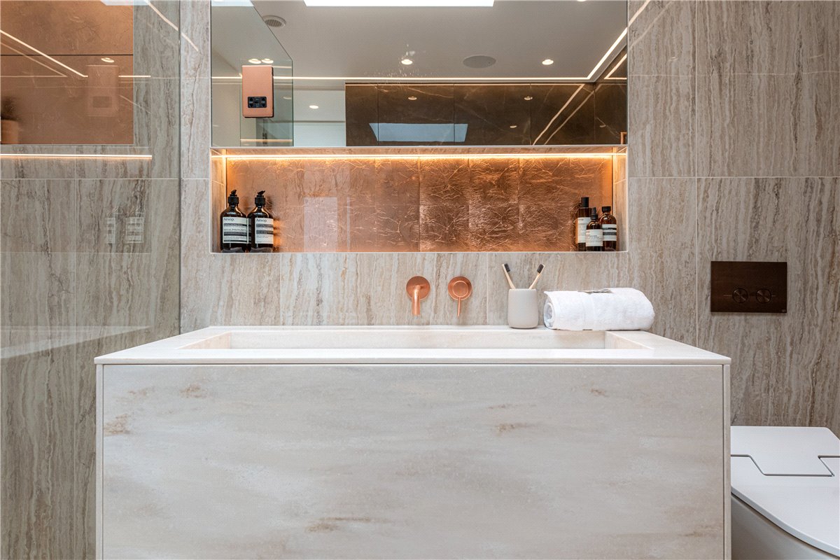 3 bedroom maisonette, South Molton Street, Mayfair W1K - Available