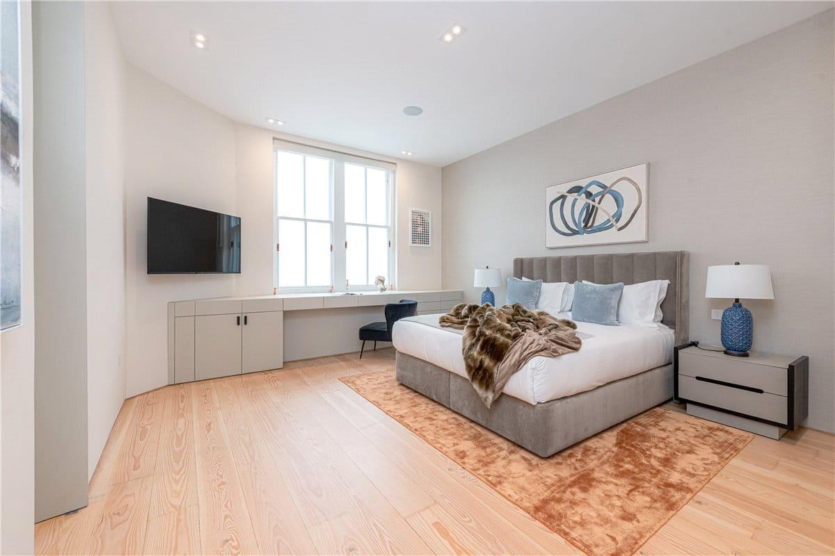 2 bedroom flat, South Audley Street, Mayfair W1K - Available