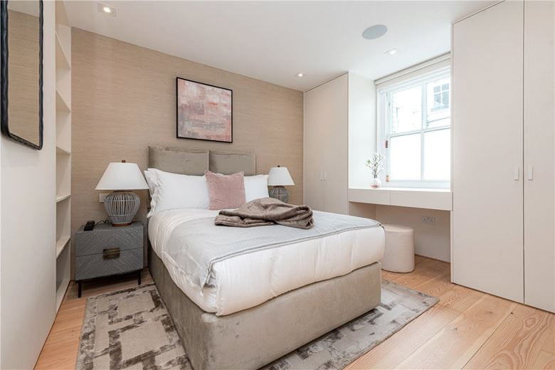 2 bedroom flat, South Audley Street, Mayfair W1K - Available