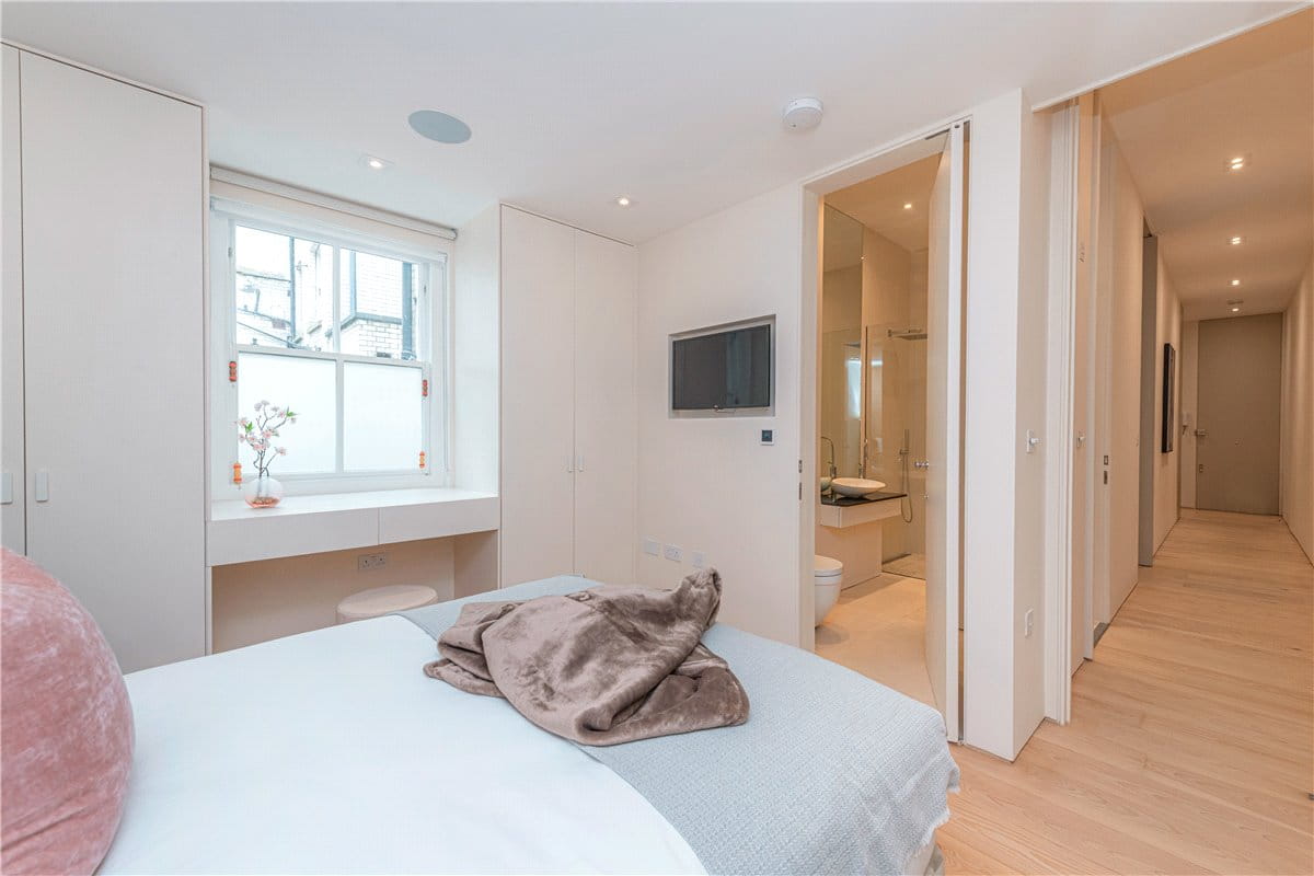 2 bedroom flat, South Audley Street, Mayfair W1K - Available